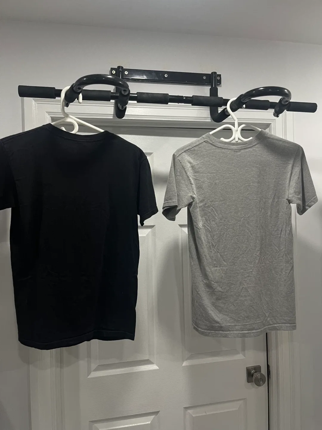 Obey T-Shirts - Black & Grey, Size S image indicator(4)