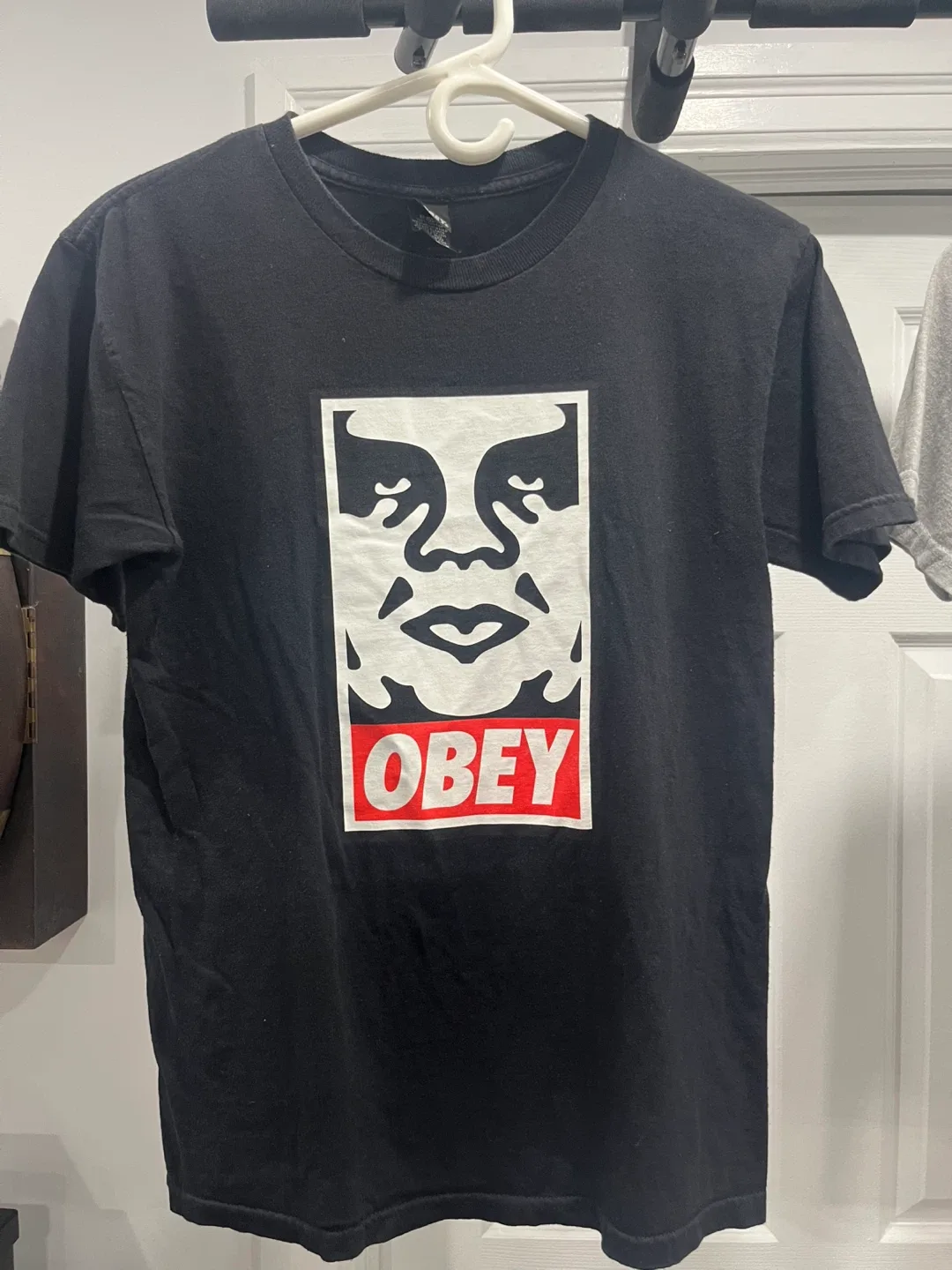 Obey T-Shirts - Black & Grey, Size S image indicator(3)