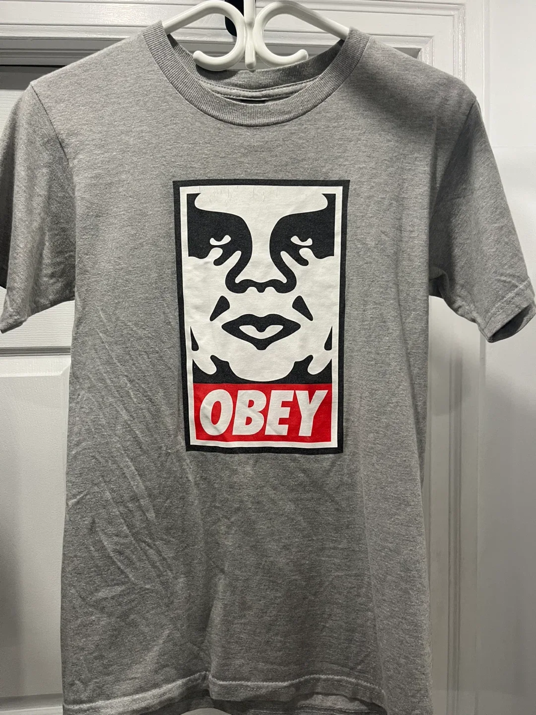 Obey T-Shirts - Black & Grey, Size S image indicator(2)