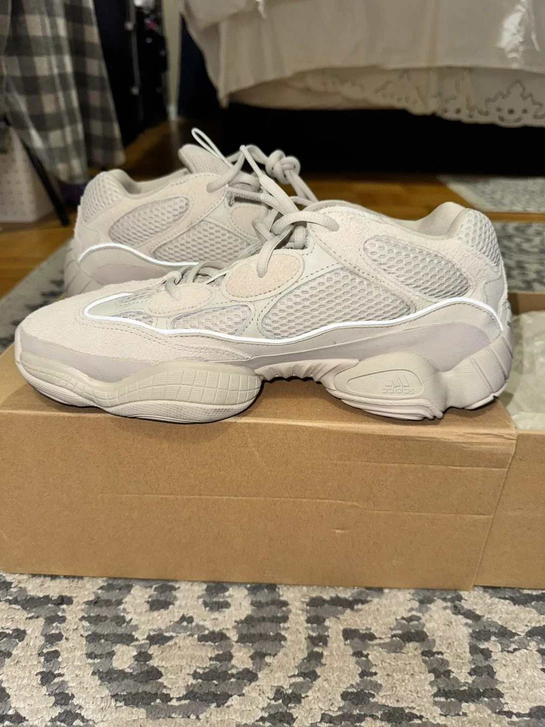 Adidas Yeezy 500 Blush image indicator(4)