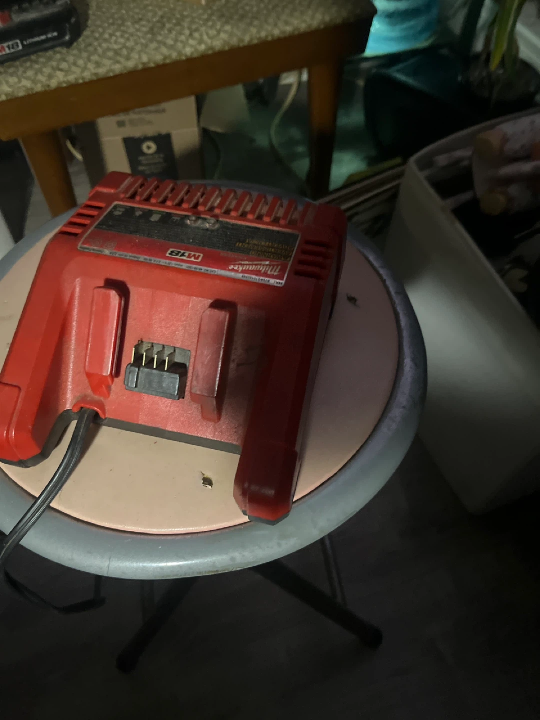 Milwaukee M18 2 Batteries & Charger - photo 2