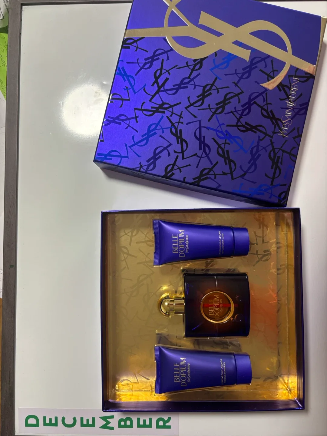 Yves Saint Laurent Belle D'Opium Gift Set image indicator(2)