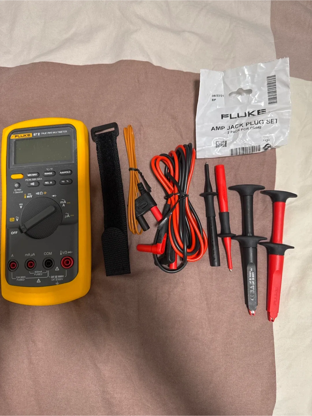 Fluke 87V/E2 Industrial Electrician Combo Kit image indicator(4)