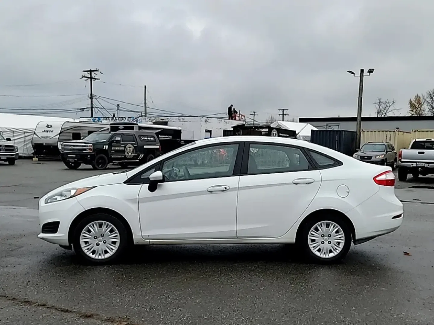 Ford Fiesta - The Vehicle to get you Started 🛣️ image indicator(2)