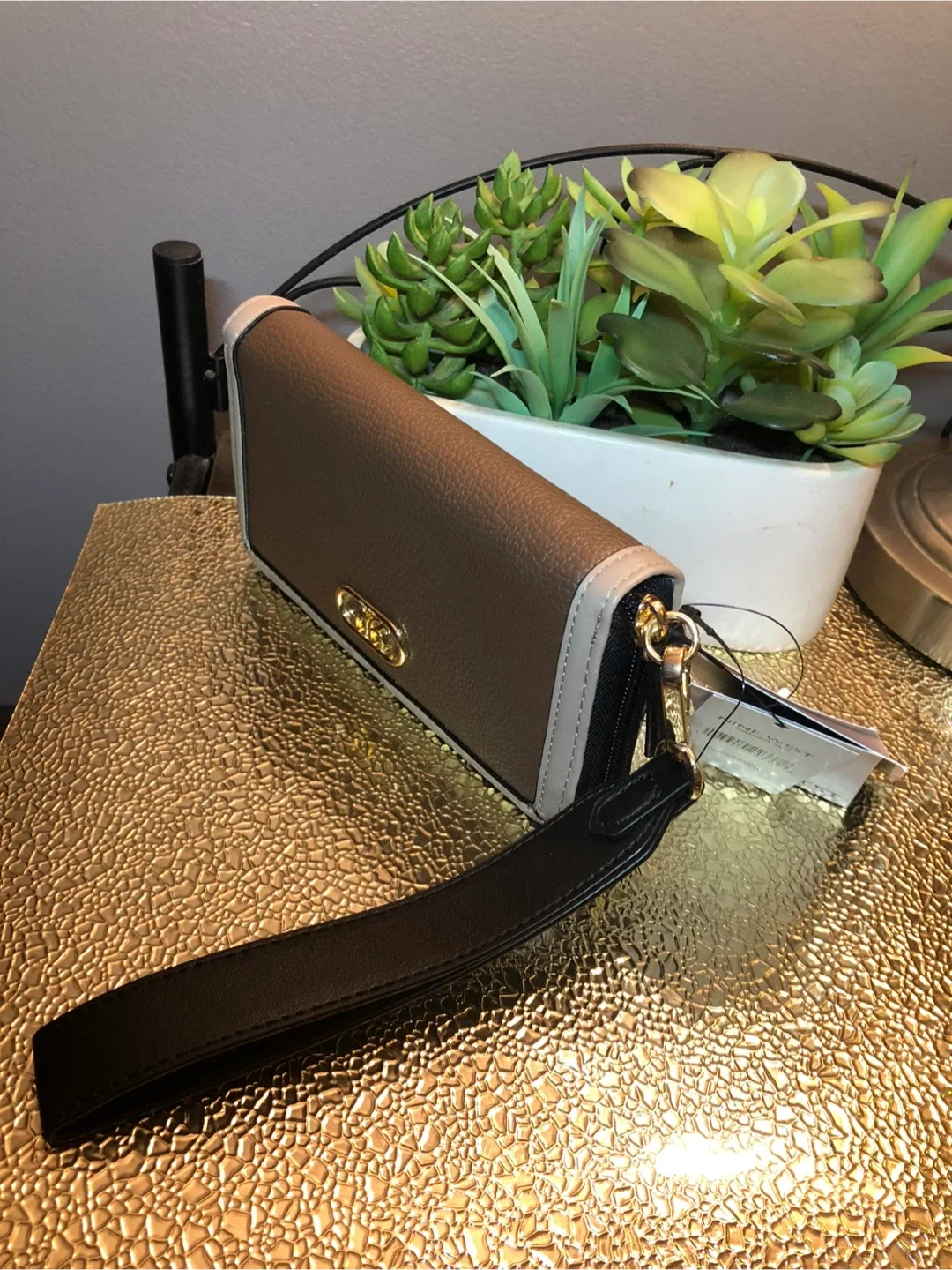 Nine West Danika SLG Wristlet image indicator(4)