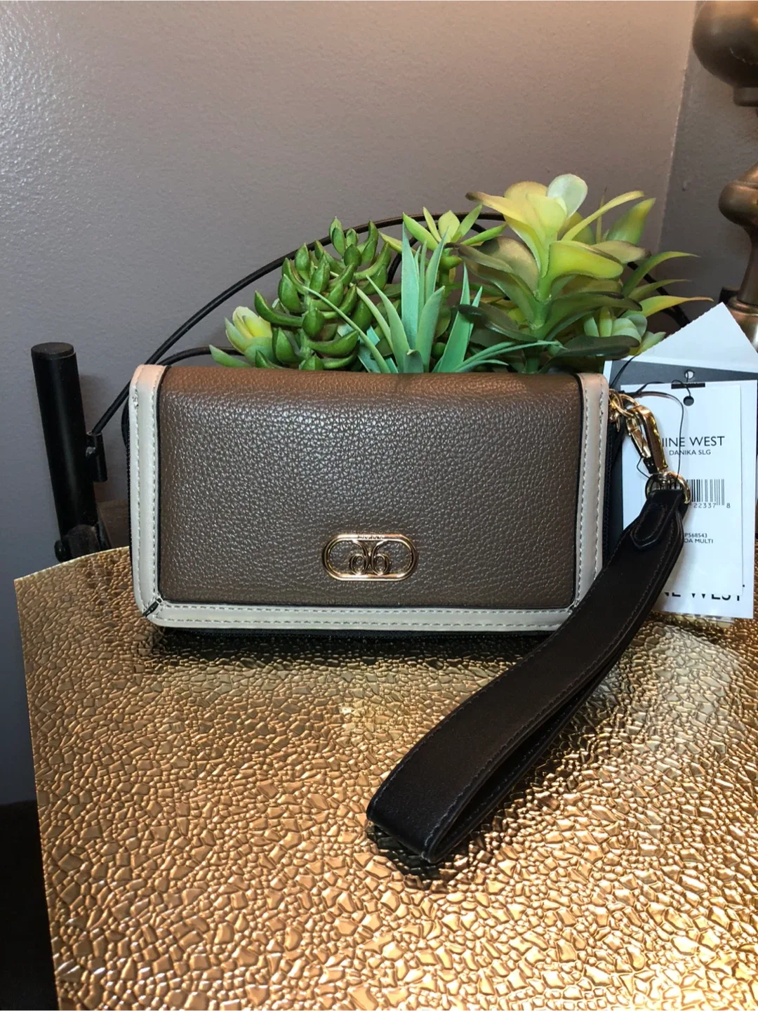Nine West Danika SLG Wristlet image indicator(5)