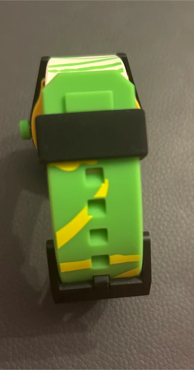 NEFF Daily Wild NF0208 Lime Analogue Watch image indicator(3)