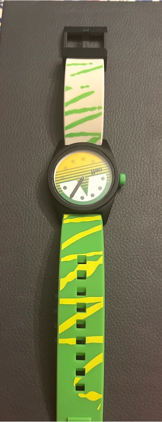 NEFF Daily Wild NF0208 Lime Analogue Watch image indicator(5)