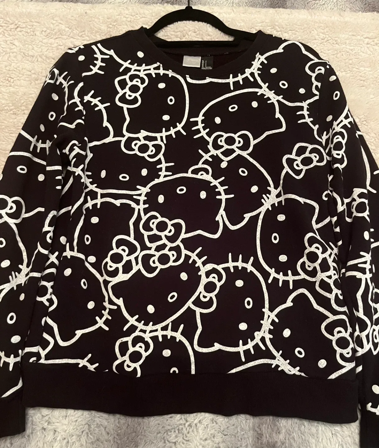 Disney Hello Kitty Black Sweatshirt - Size S image indicator(2)