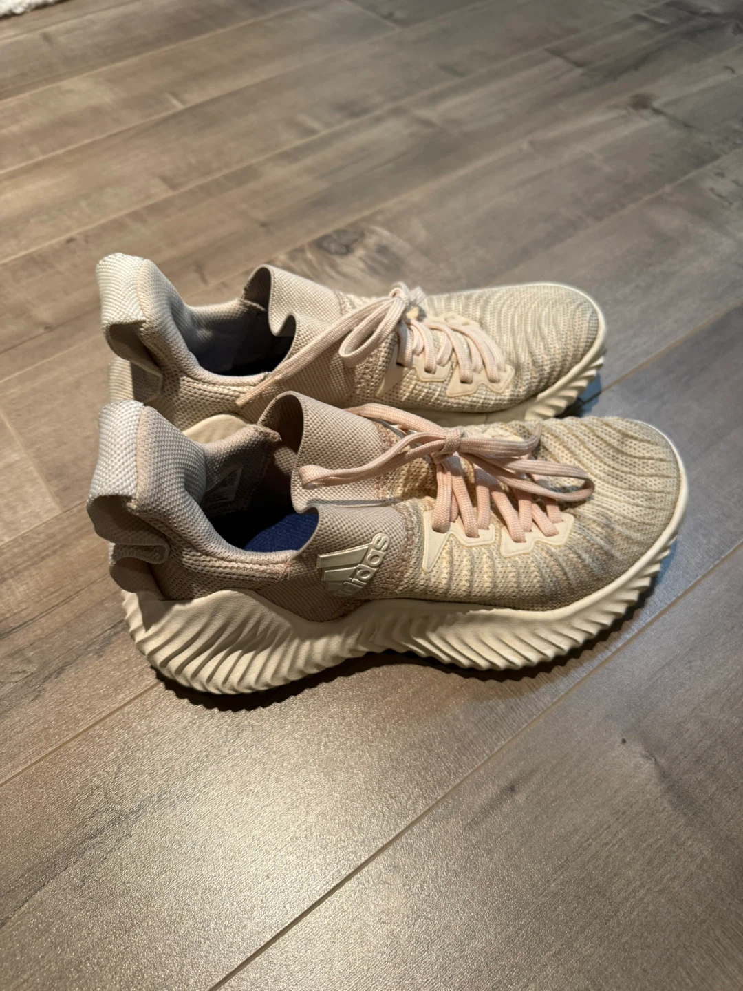 Adidas Alphabounce Running Shoes, Size 5.5 - photo 2
