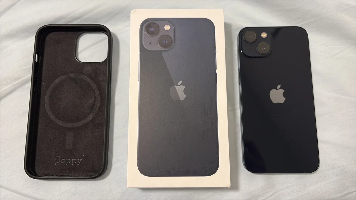 Apple iPhone 13 - Midnight - 128GB #Cleanout