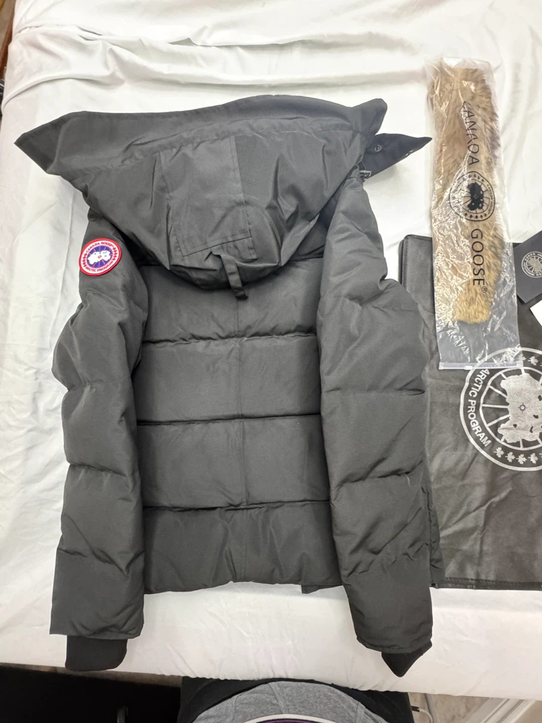 Canada Goose Winter Jacket - photo 3
