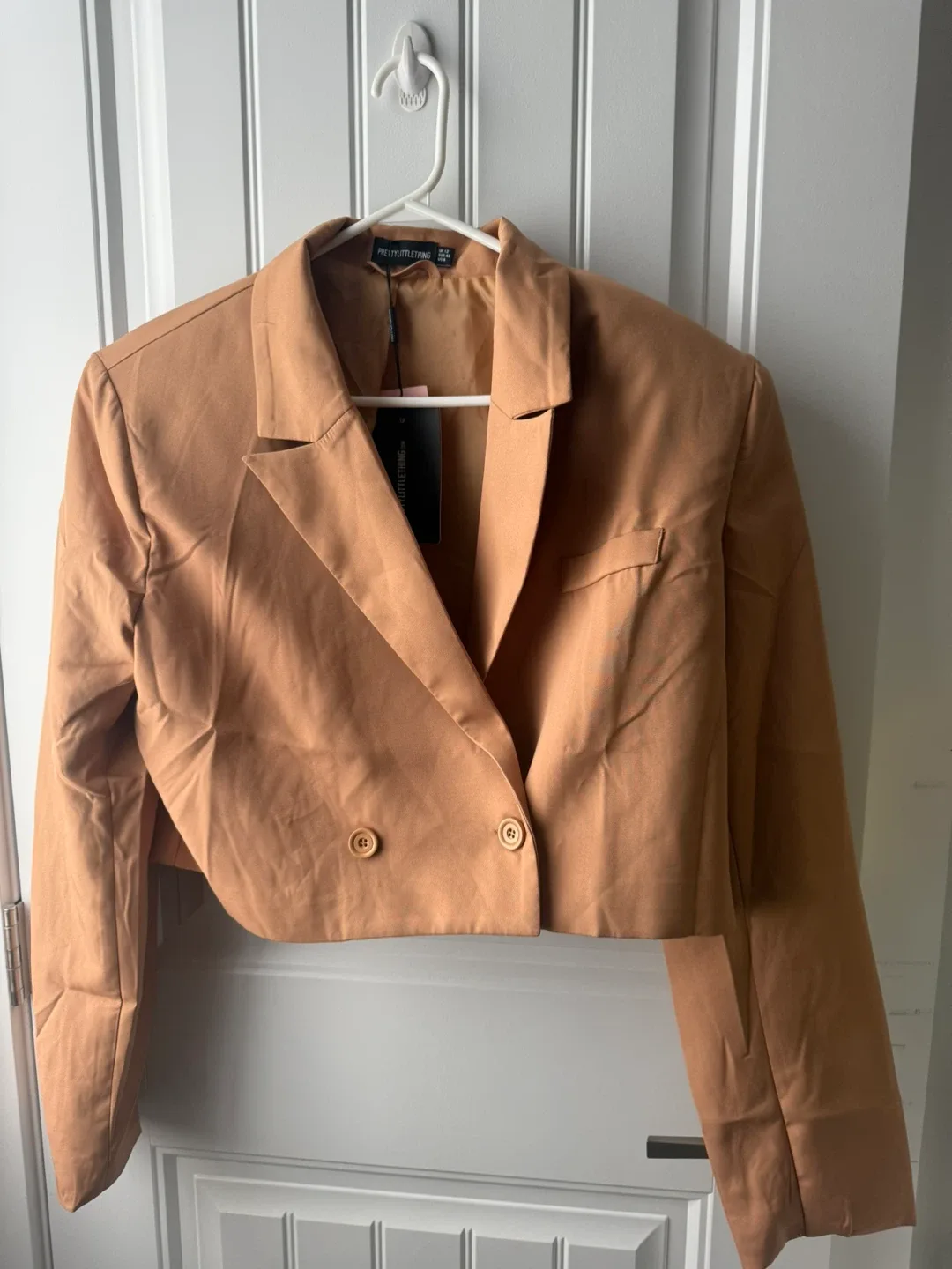 New PrettyLittleThing Cropped Blazer - Size US 8