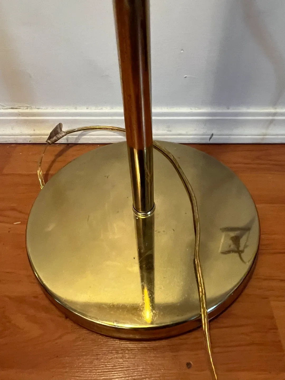 Gold Finish Floor Lamp image indicator(2)