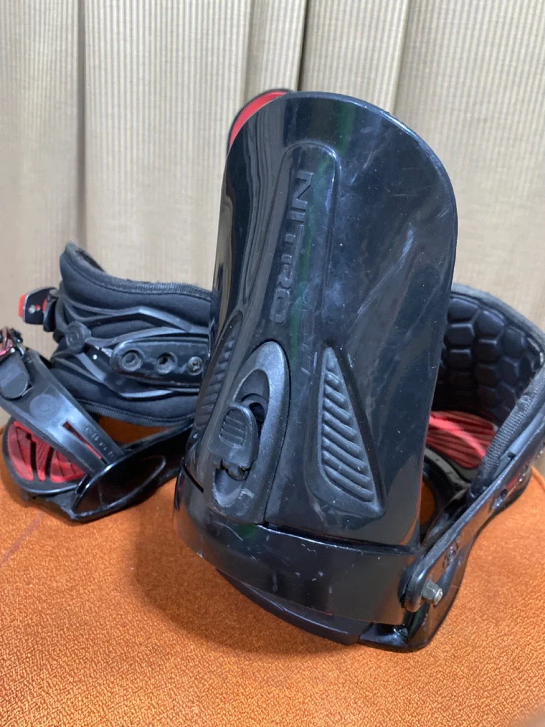 Nitro Snowboard Bindings - Black & Red image indicator(2)