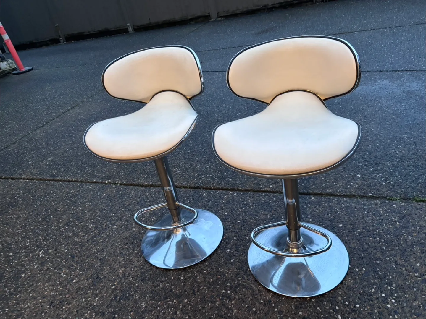 Pair of White Bar Stools image indicator(2)