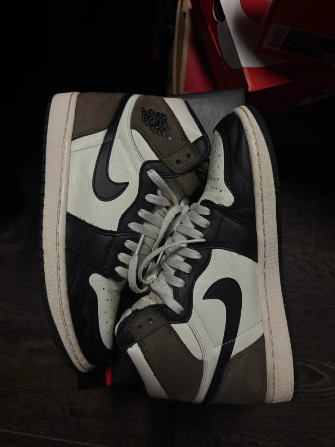 Jordan 1 high Mochas size 8m