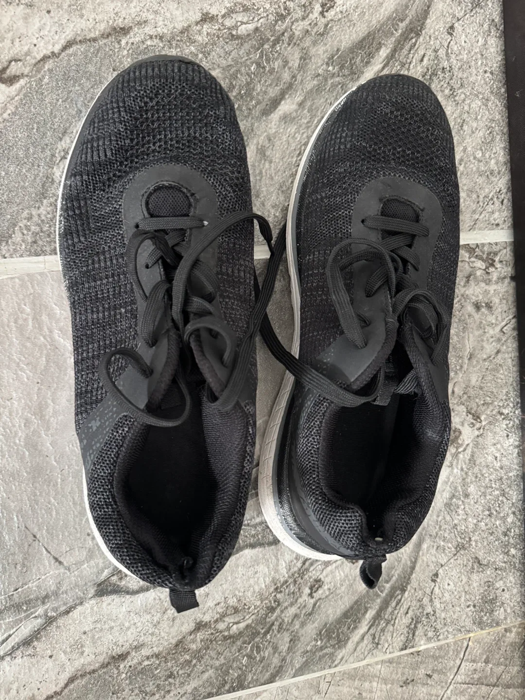 Black Running Shoes - Size US 10 / UK 9 image indicator(4)