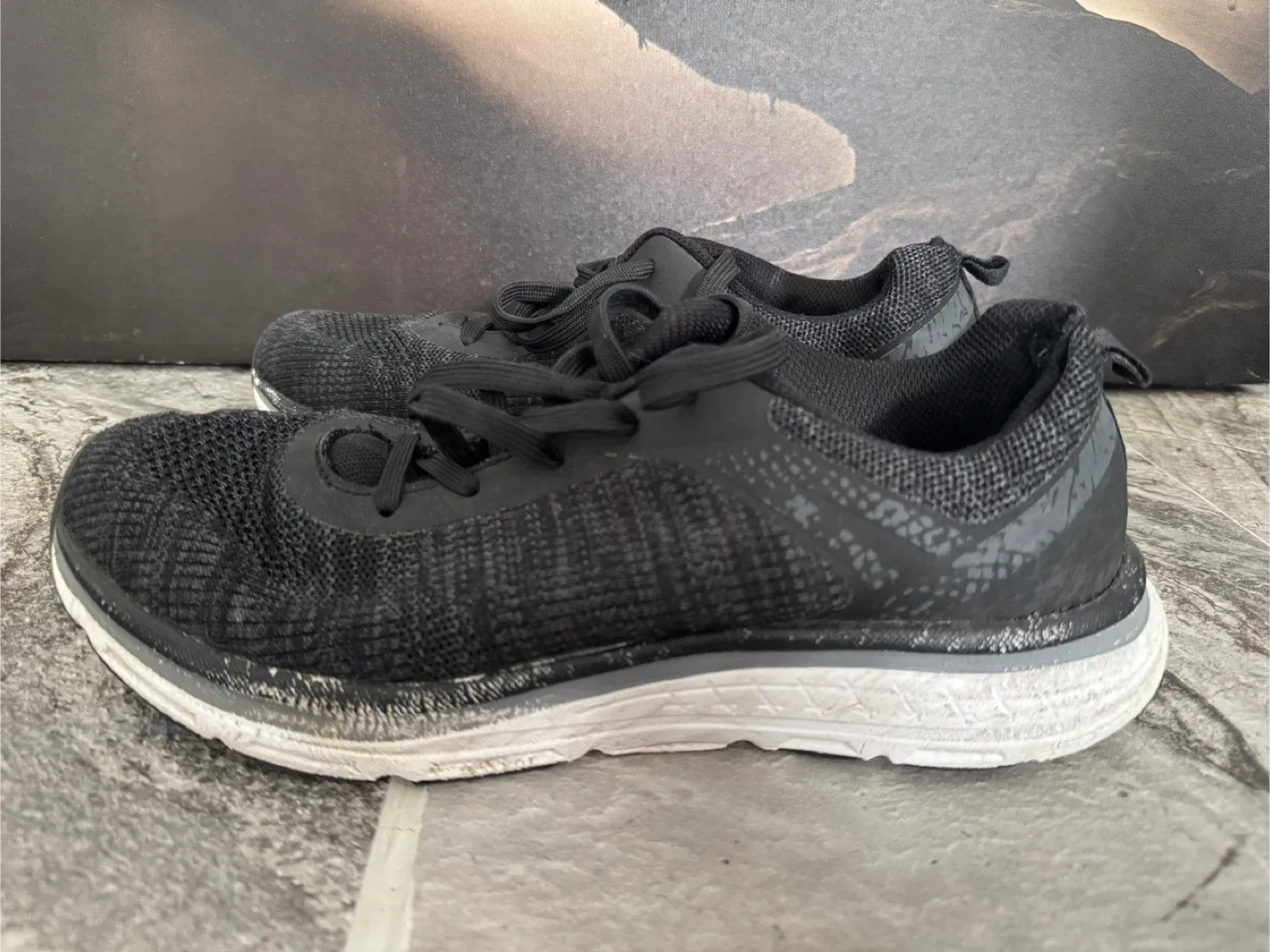 Black Running Shoes - Size US 10 / UK 9 image indicator(3)