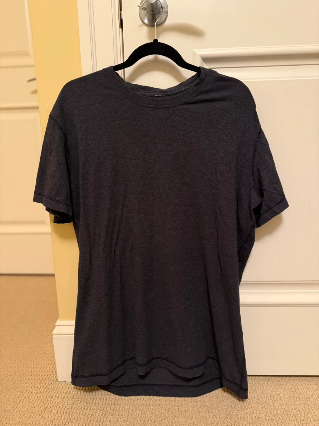 Lululemon Men’s Charcoal Short Sleeve Tshirt M/L