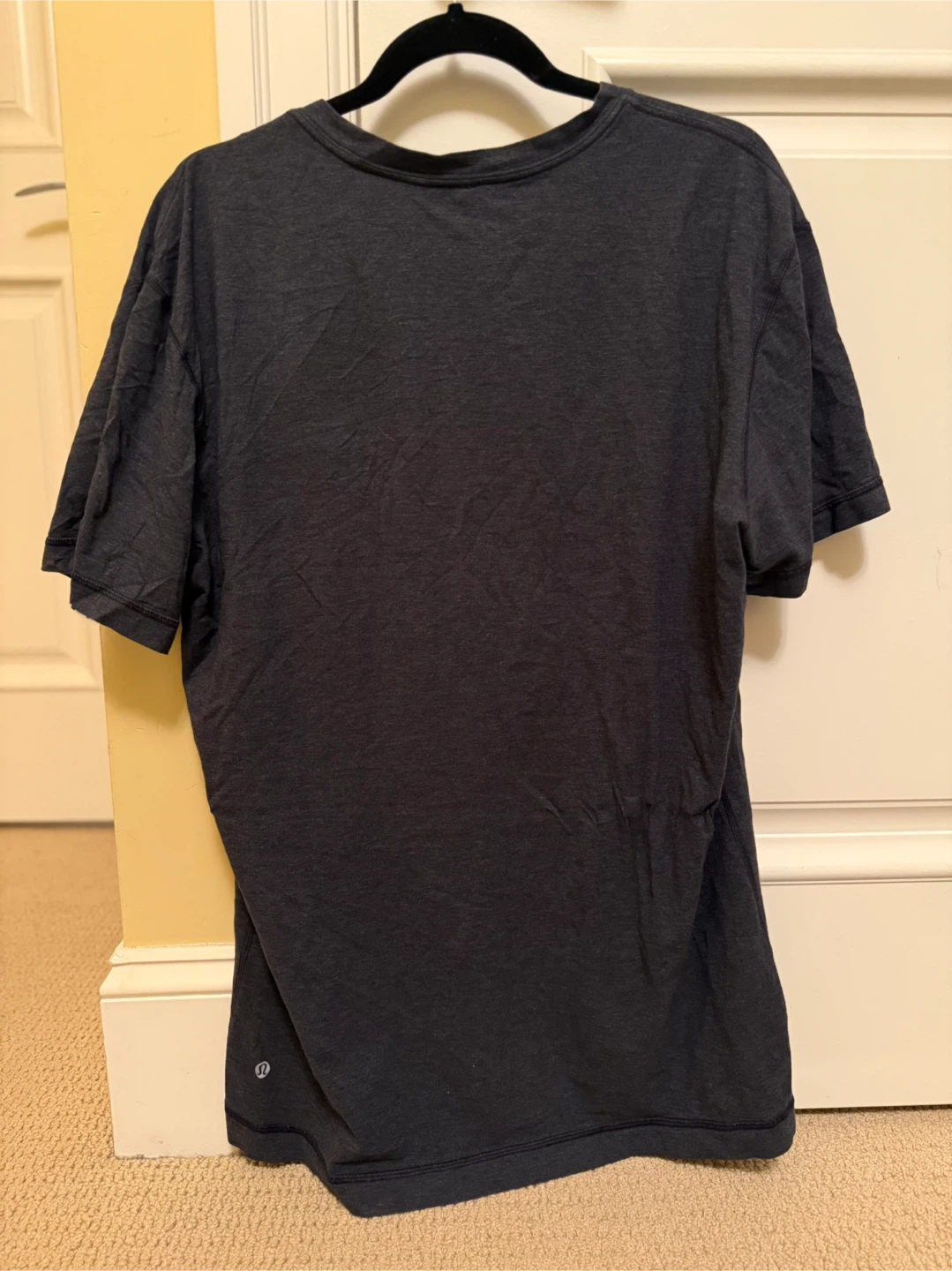 Lululemon Men’s Charcoal Short Sleeve Tshirt M/L - photo 3