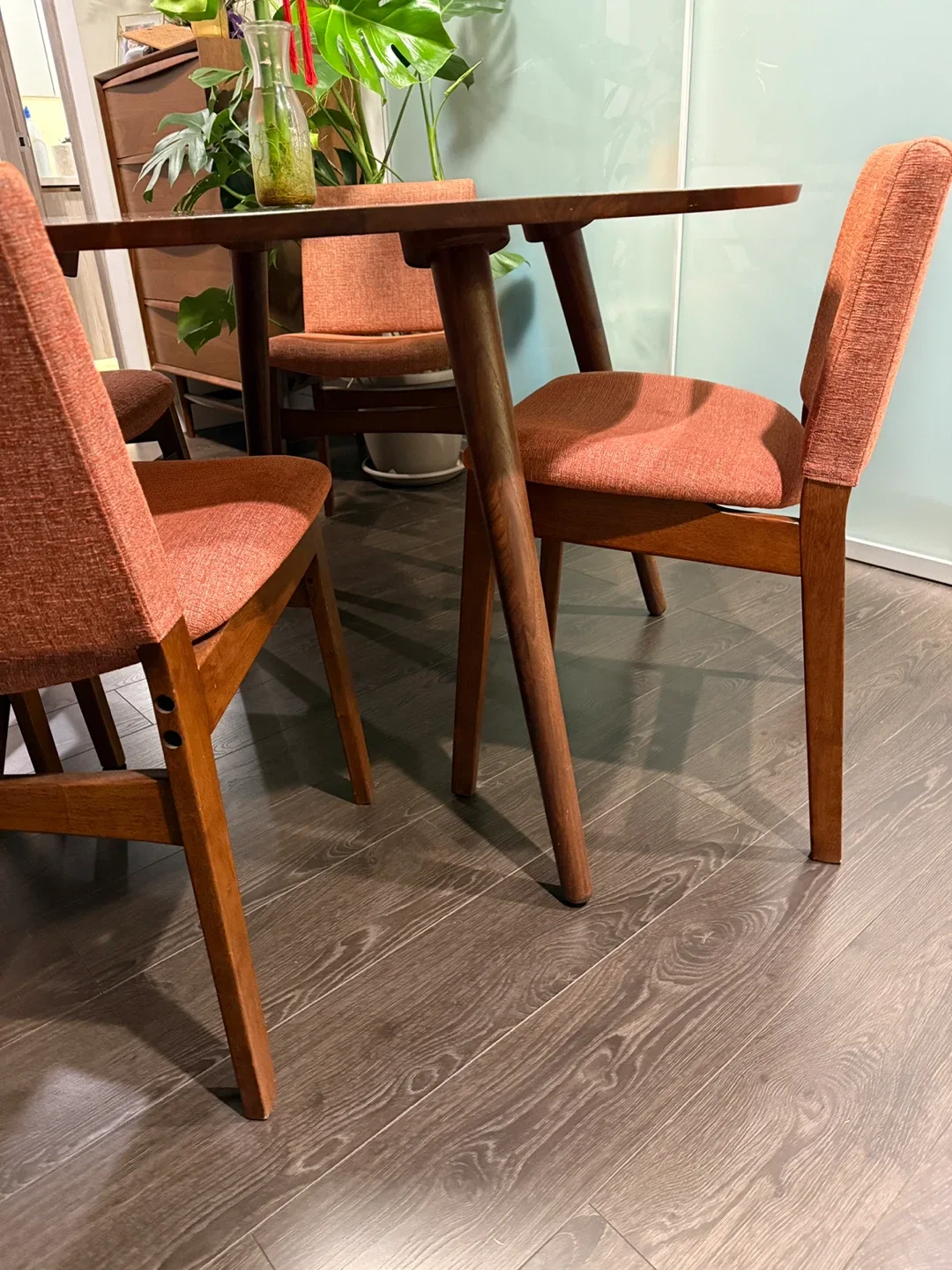 Solid wood Dining Table + Chairs image indicator(3)