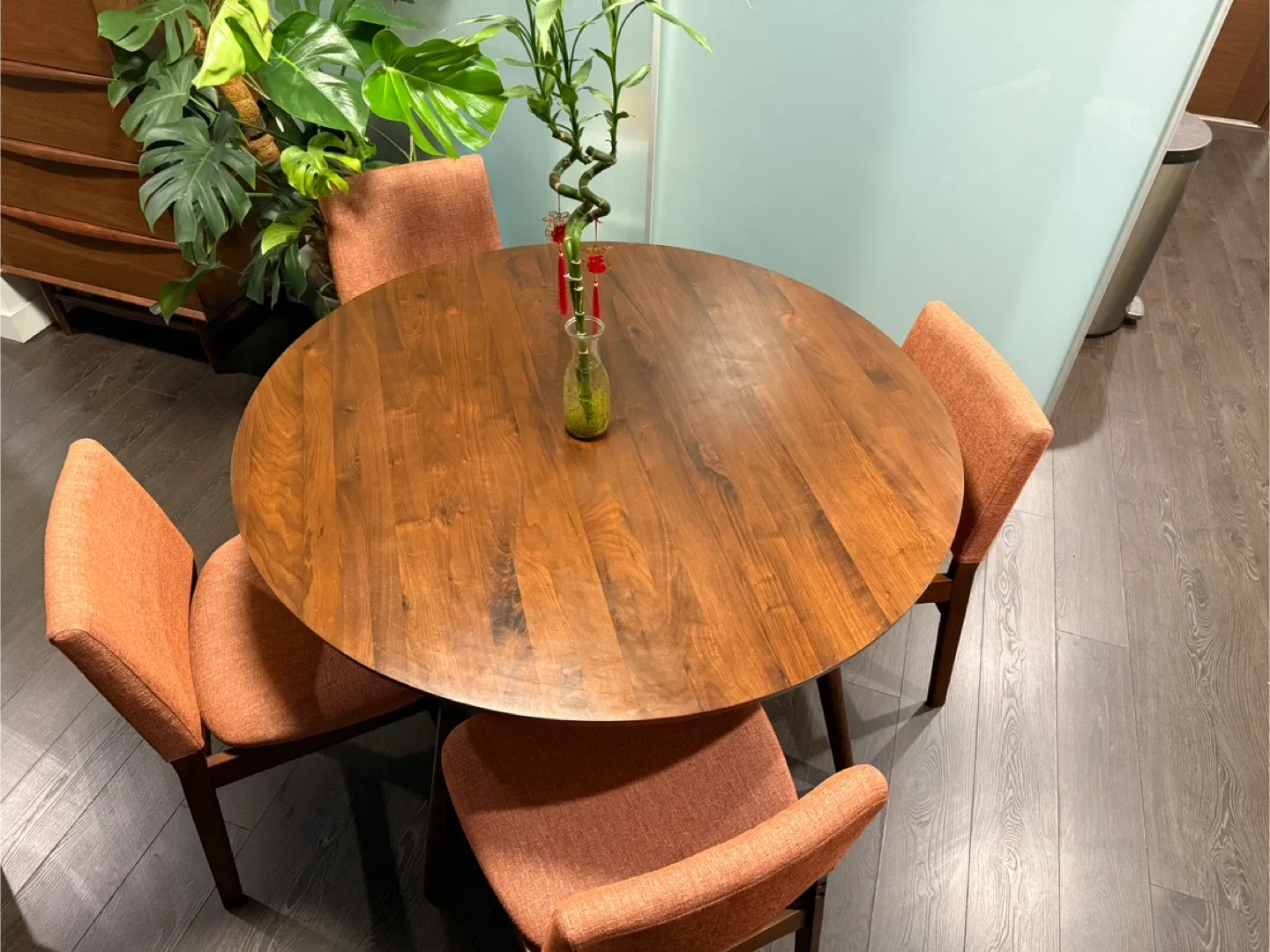 Solid wood Dining Table + Chairs image indicator(2)