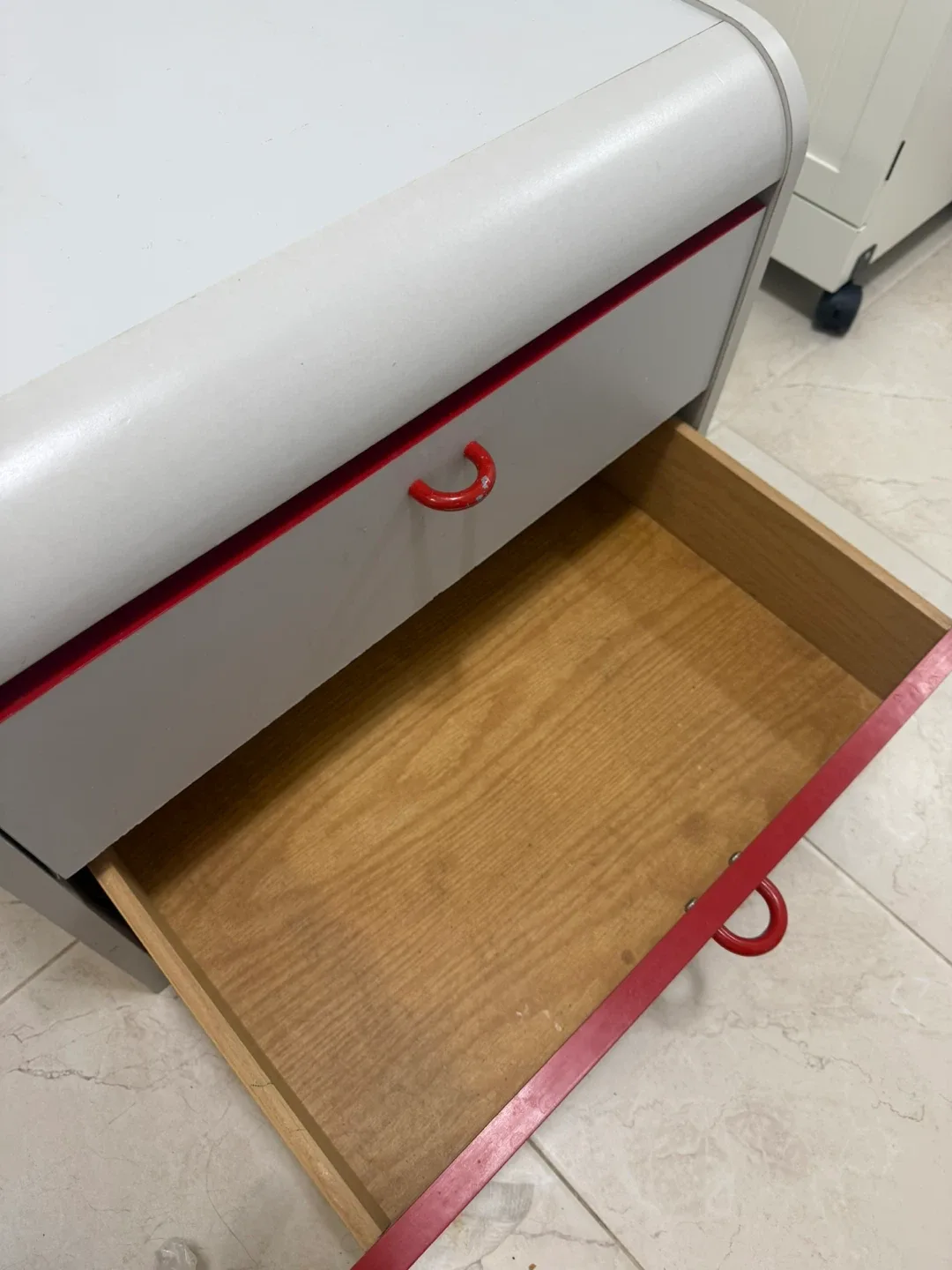 White 2-Drawer Side Table image indicator(4)