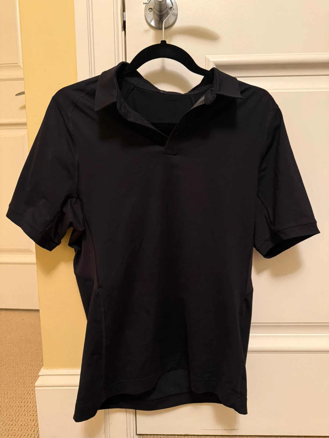 Lululemon Men's Black Polo Shirt Size Small