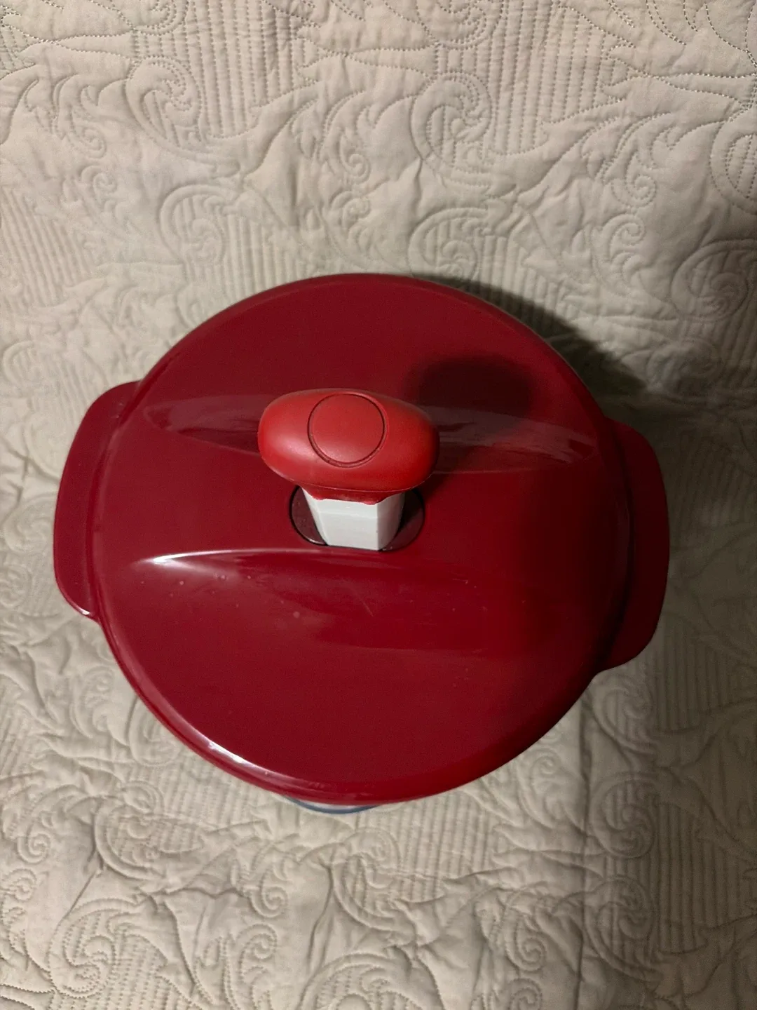 KitchenAid Salad Spinner - Red and White image indicator(2)