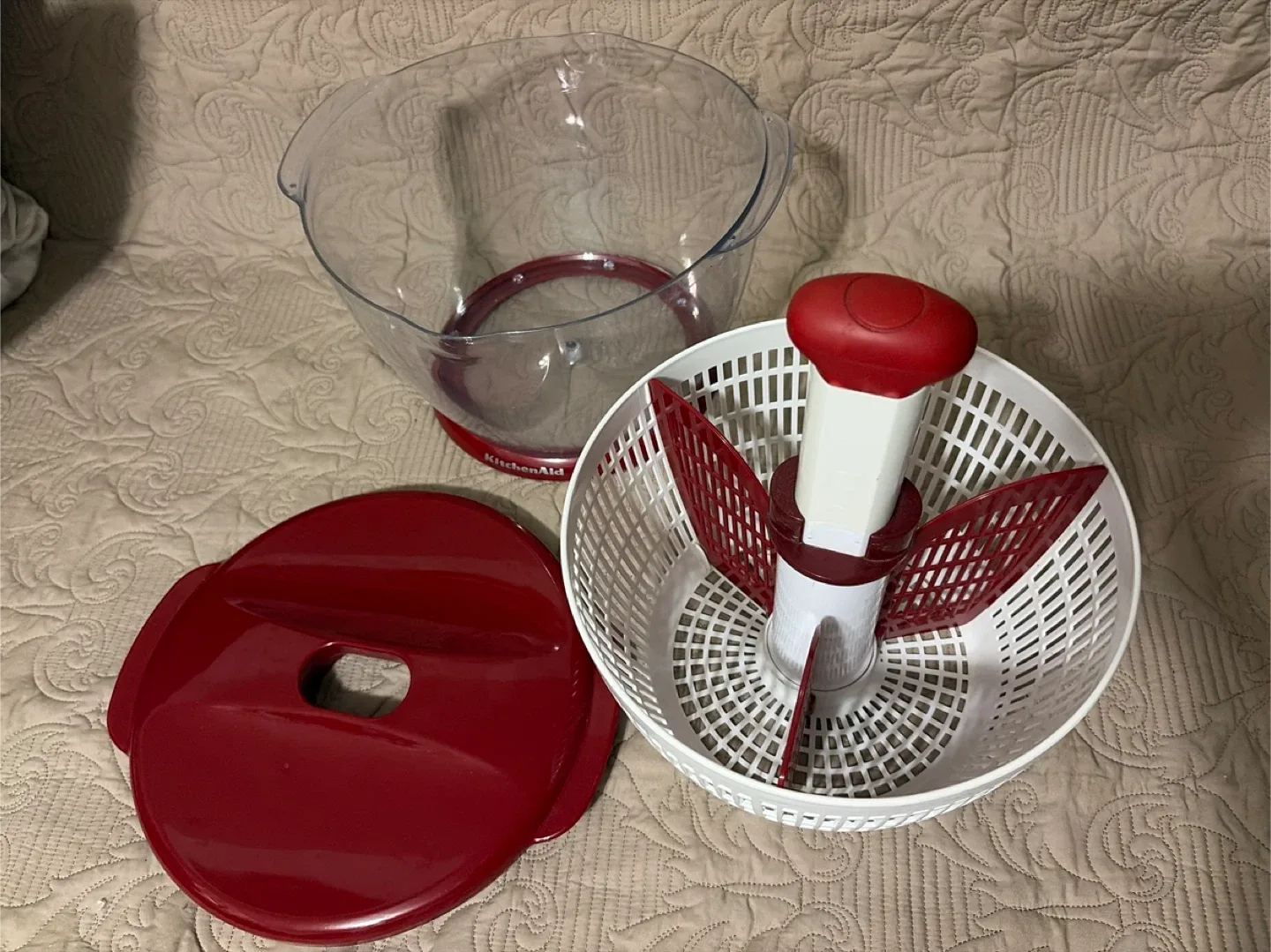 KitchenAid Salad Spinner - Red and White image indicator(3)