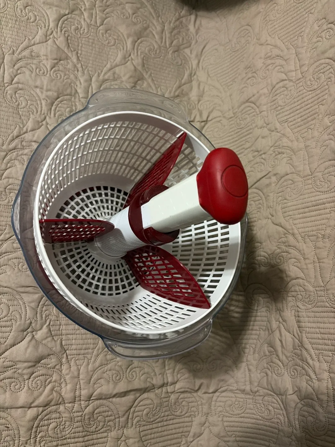 KitchenAid Salad Spinner - Red and White image indicator(4)