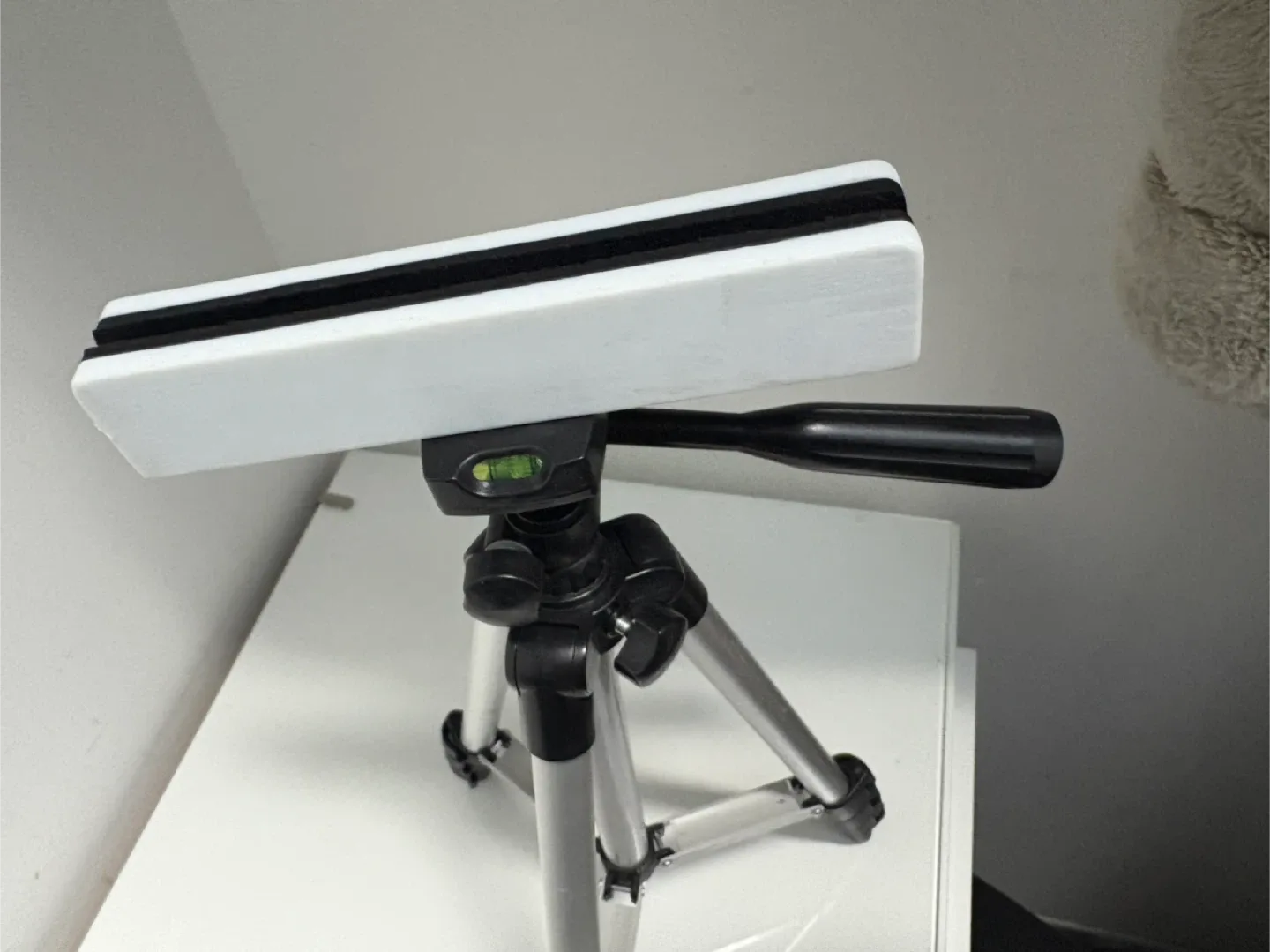 Tripod with IPad attachment image indicator(2)