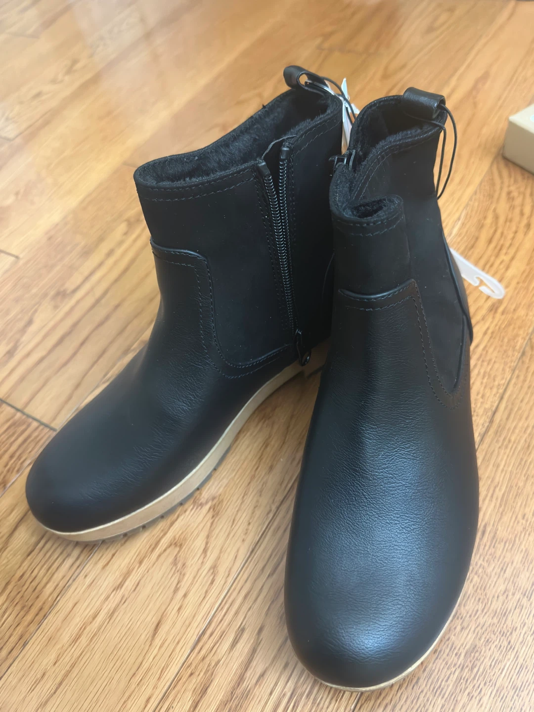 Brandnew Winter Boots women’s  and Girls - photo 4