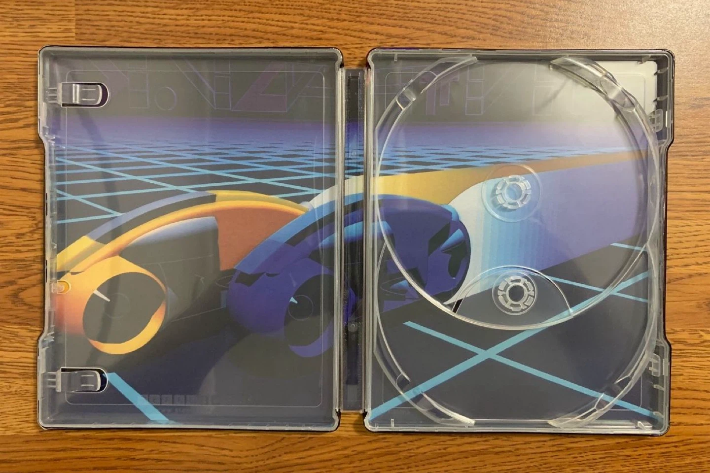 TRON (LE Collectible Steelbook) 4K UHD Blu-ray Combo Pack - photo 4