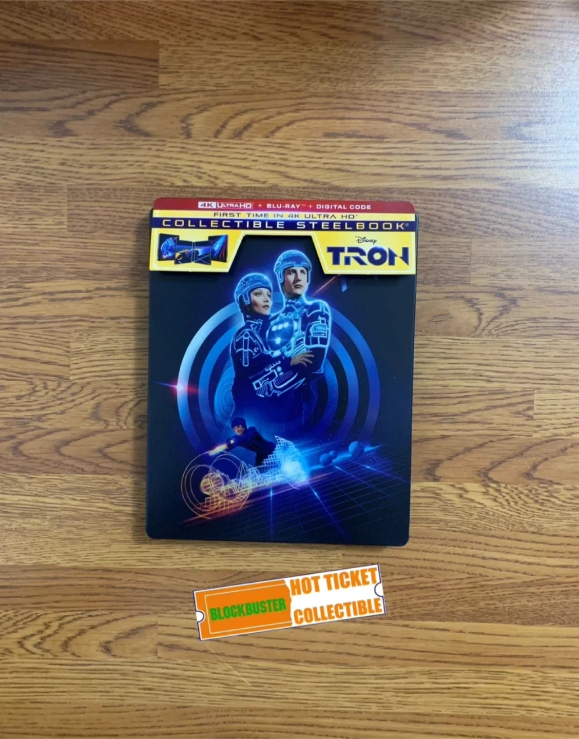 TRON (LE Collectible Steelbook) 4K UHD Blu-ray Combo Pack