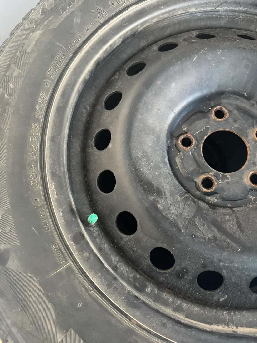 Set of 4 Winter Tires 235/65R18 image indicator(2)