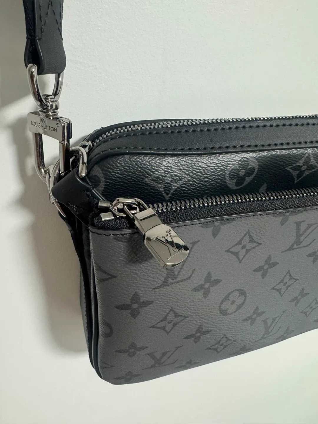 Louis Vuitton Avenue Sling Bag Monogram Shadow image indicator(3)