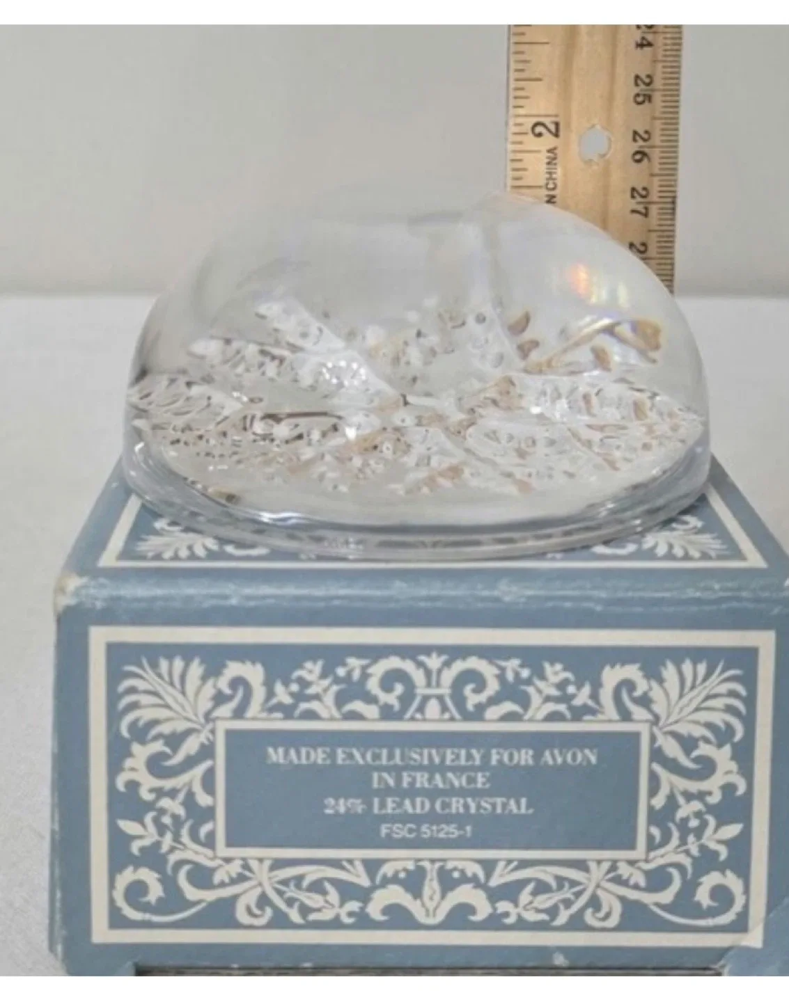 Avon Crystal Paperweight image indicator(2)