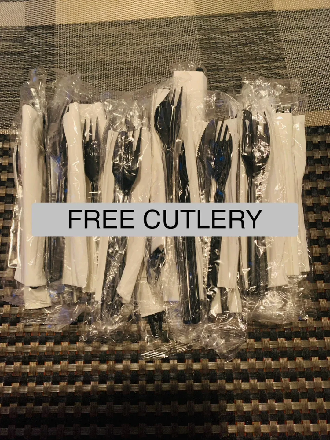 17 reusable Plastic Containers / Storage with FREE cutlery image indicator(8)
