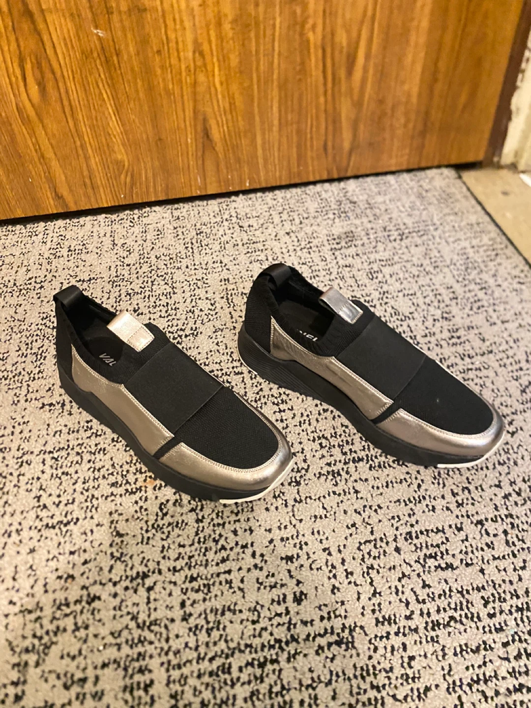 Vionic Women's Slip-On Shoes Size 7 Black/Pewter - photo 3