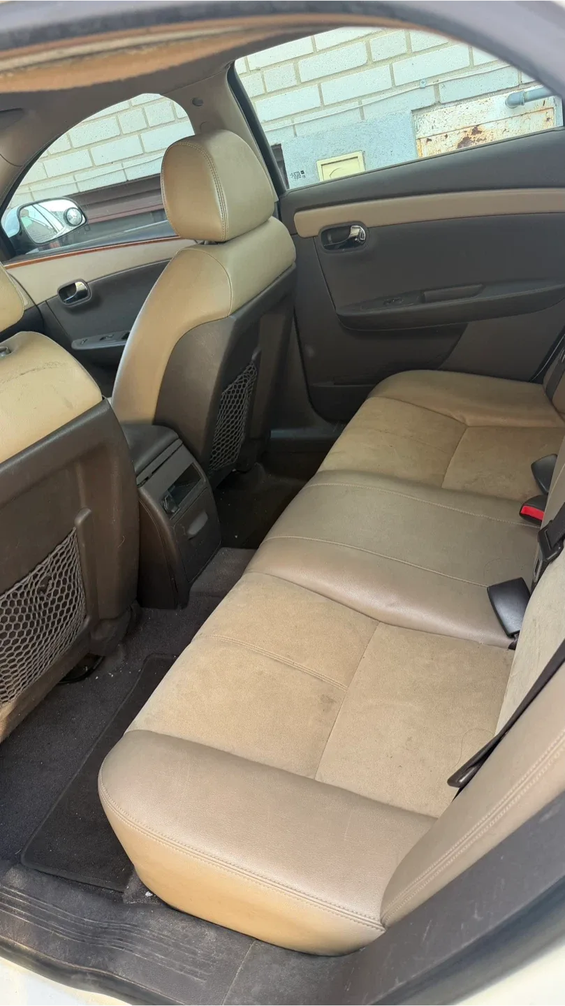 2009 Chevrolet Malibu image indicator(7)