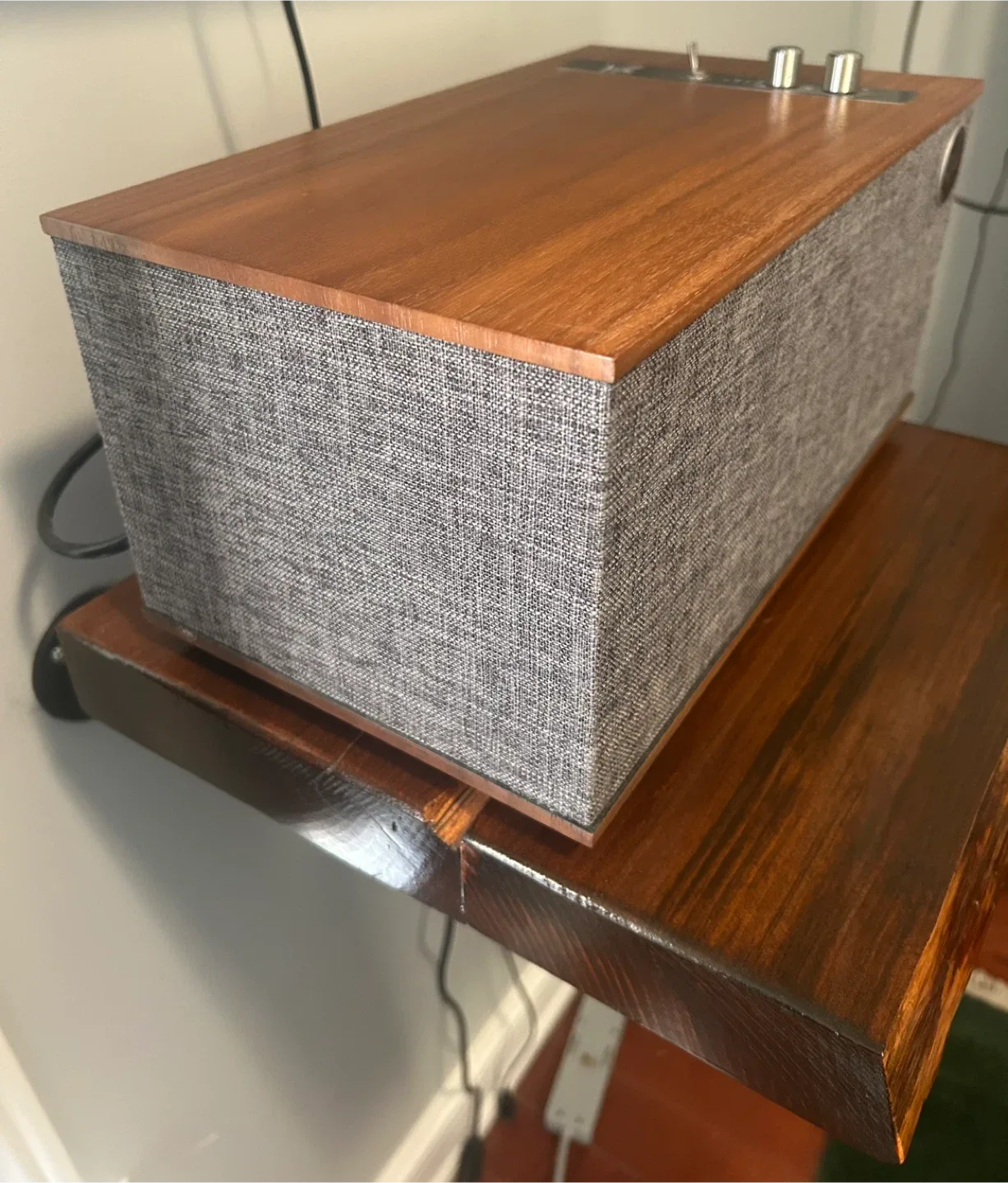 Klipsch The Three II image indicator(2)