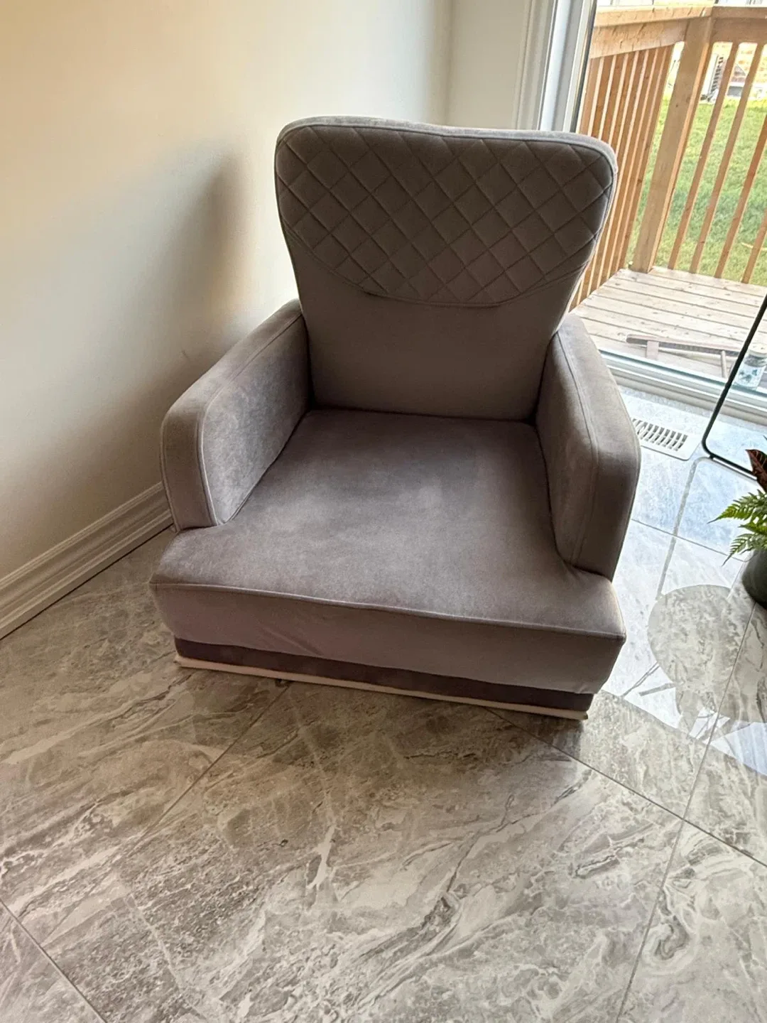 Red Velvet Sofa - Stylish & Comfy image indicator(7)