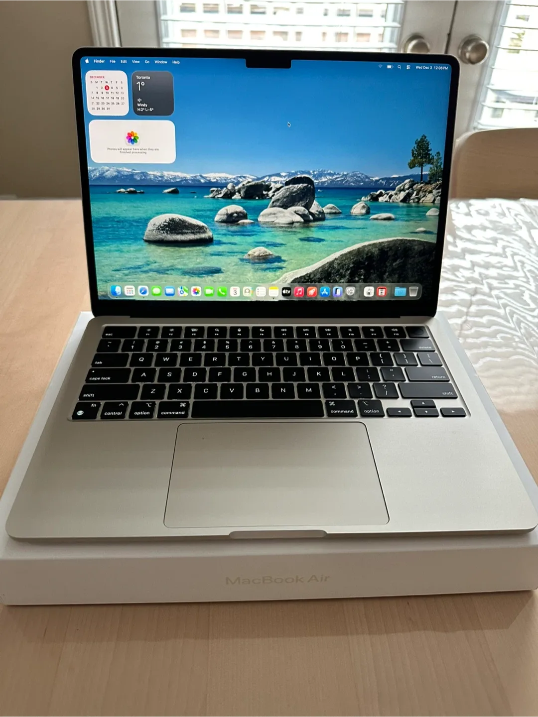 Apple MacBook Air M2 13 inch excellent condition