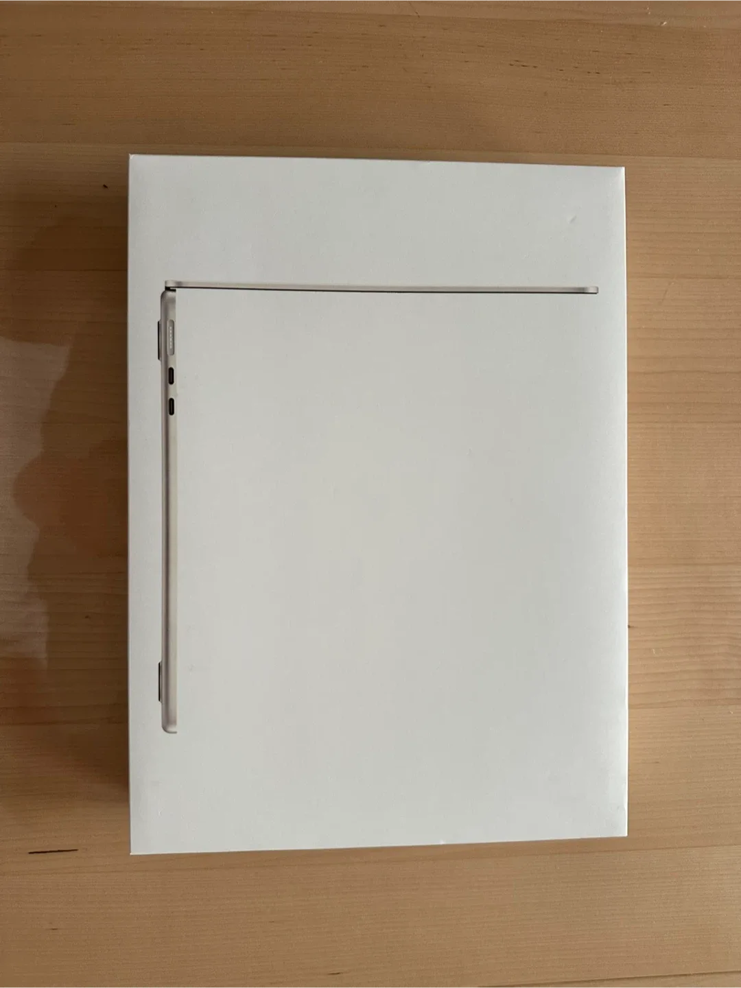 Apple MacBook Air M2 13 inch excellent condition image indicator(6)