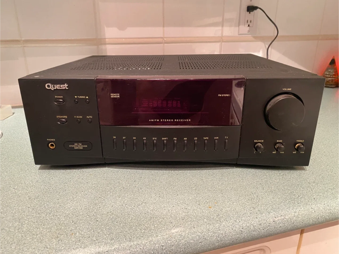Quest QSR1000 AM/FM Stereo Receiver