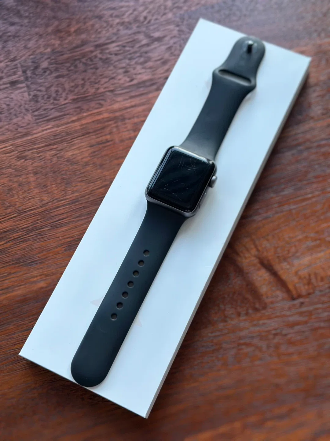 Apple Watch Series 3 with charger image indicator(2)