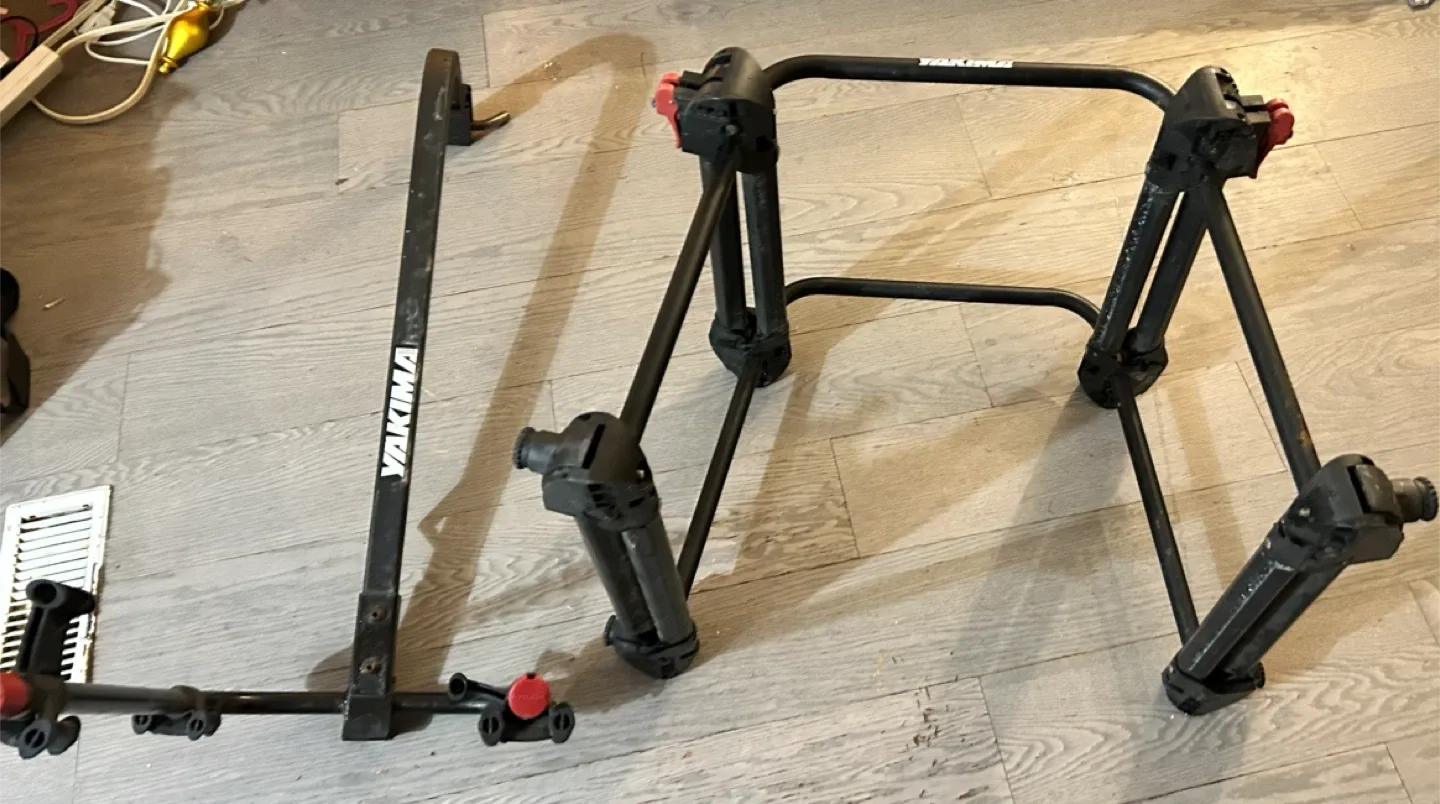 Yakima 8002418 Hitchski Ski/Snowboard Rack