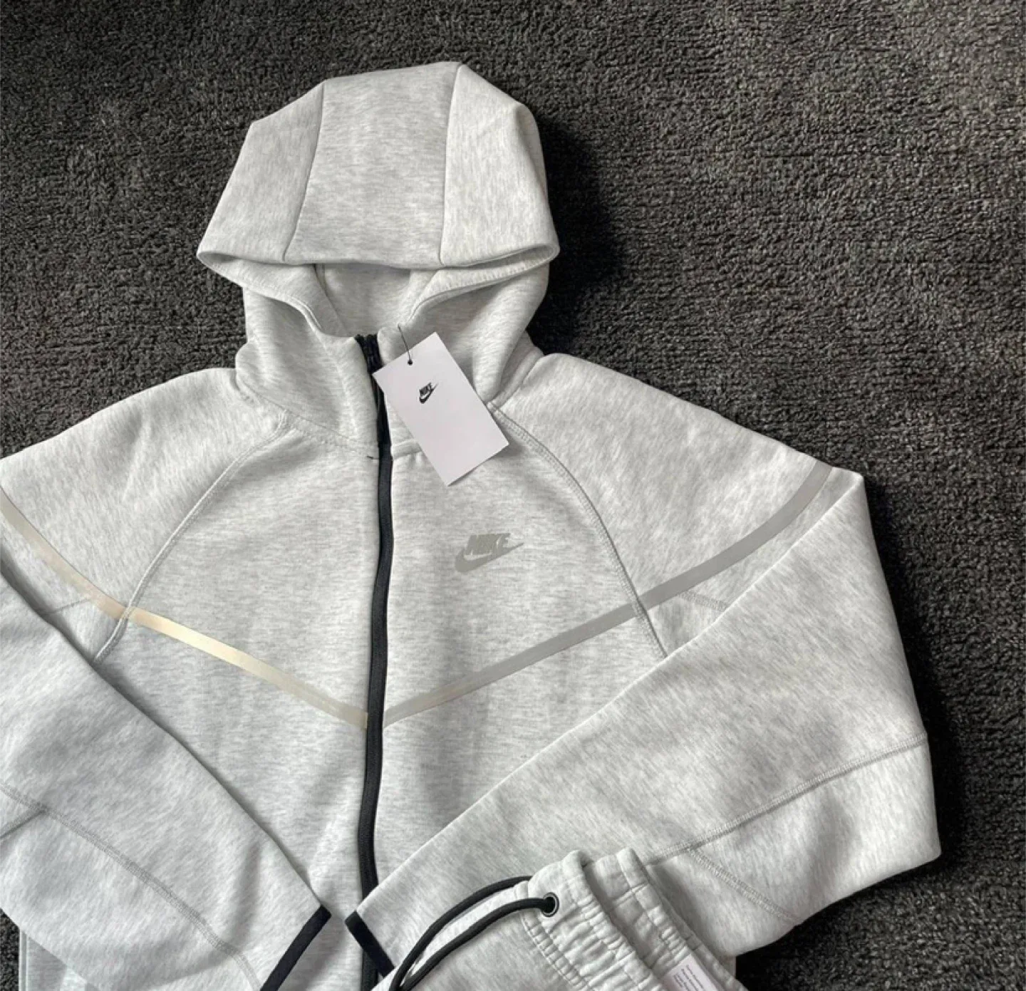 Nike Tech Fleece Reflective Tracksuit (Grey) - NWT image indicator(3)